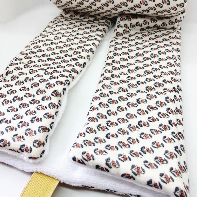 Tapis à langer nomade - Écrue à fleur tomette – Image 3