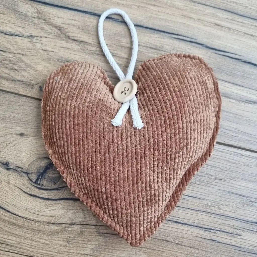 Cœur en tissu à suspendre personnalisé – Image 7