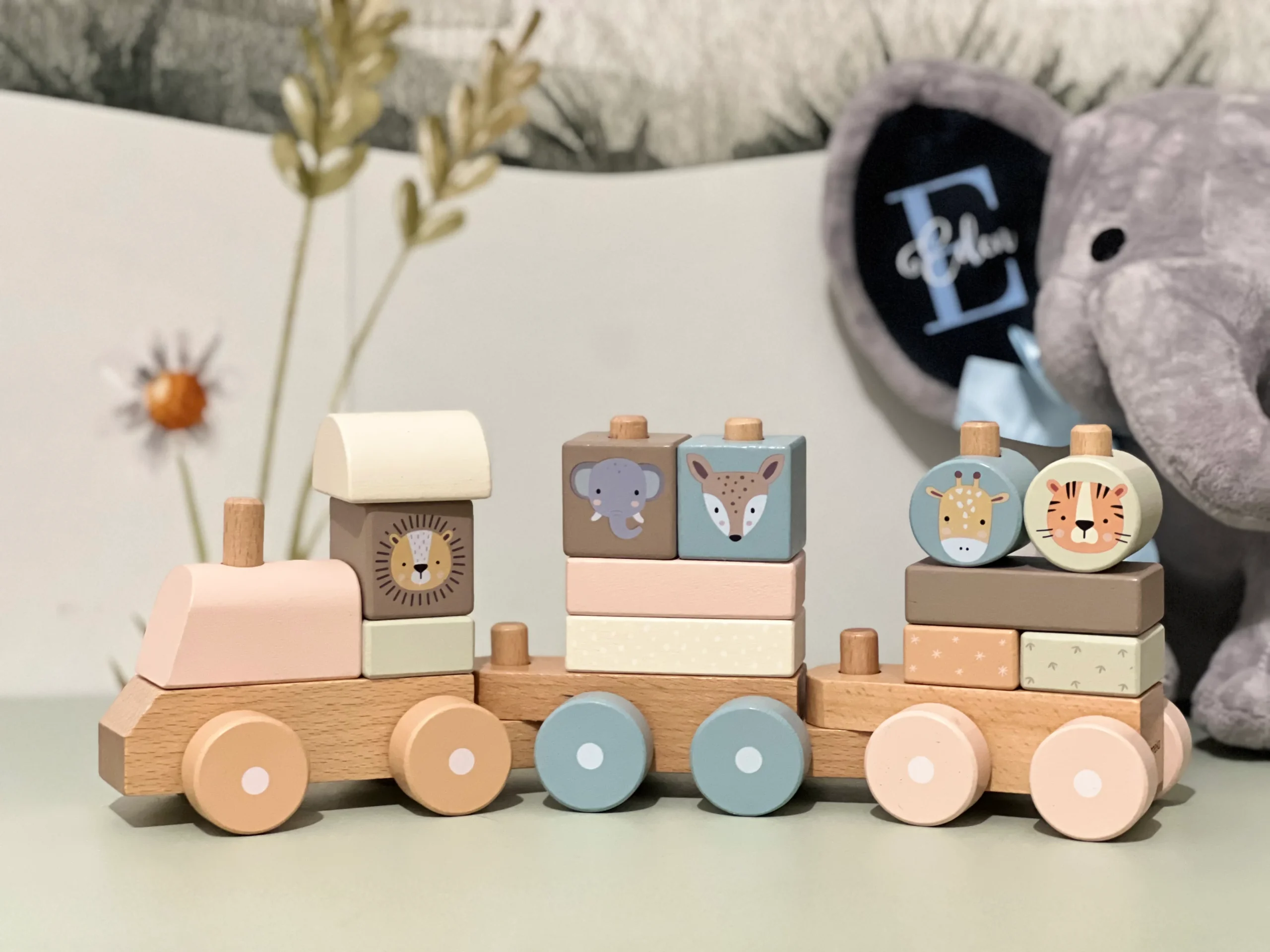 Petit train en bois personnalisable – Image 3