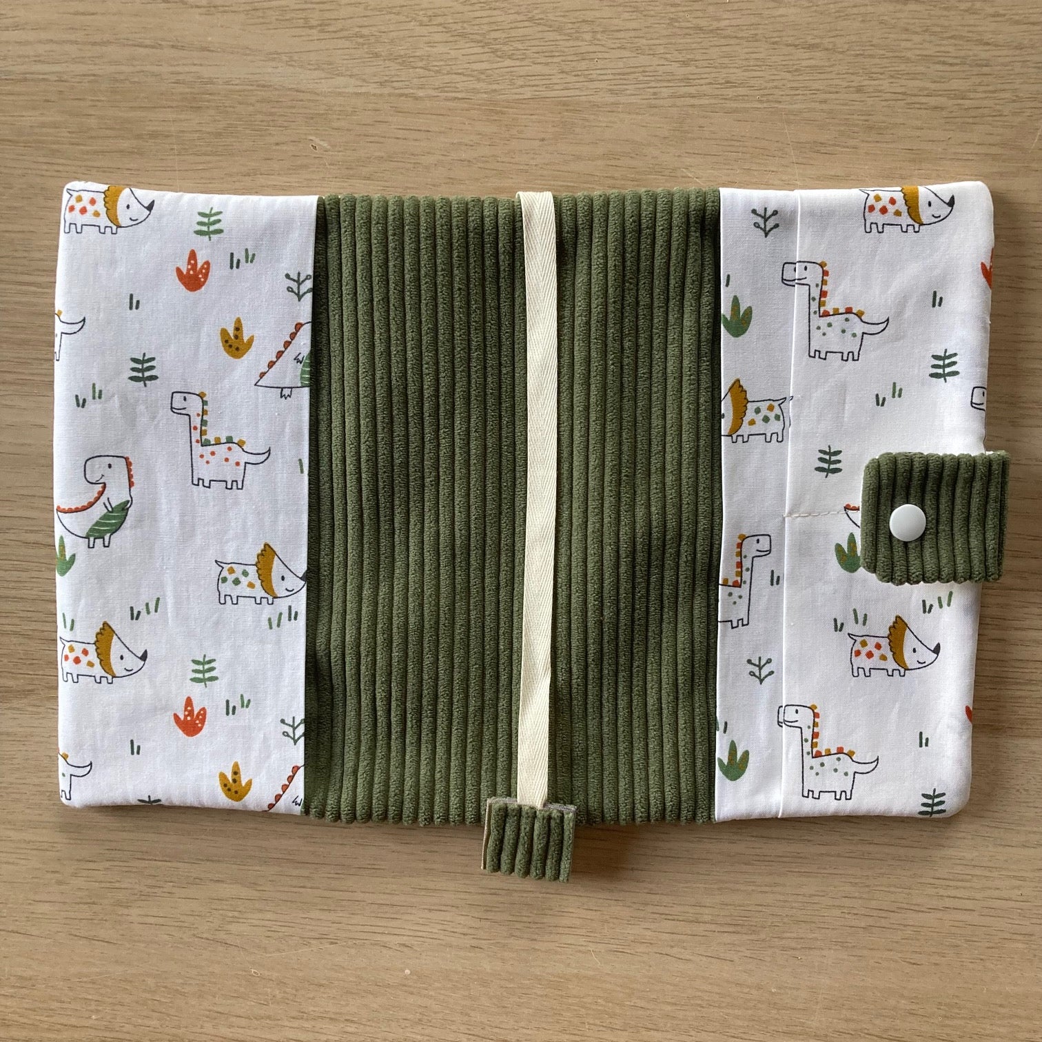 KIT Protège carnet de santé Tibobo Dino (2 coloris) – Image 2