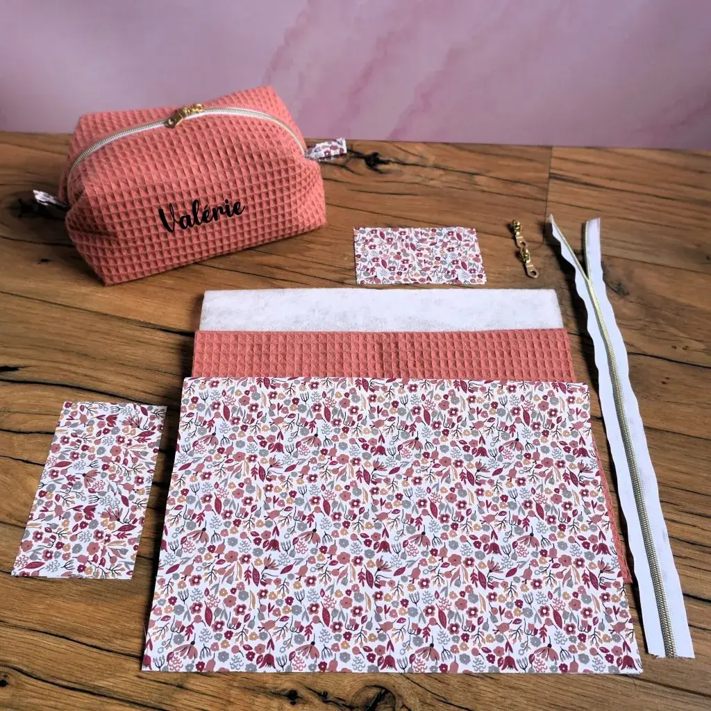 Kit couture : Trousse carrée en nid d'abeille