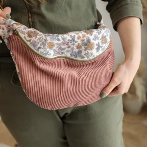 Sac banane à langer velours rose poudré