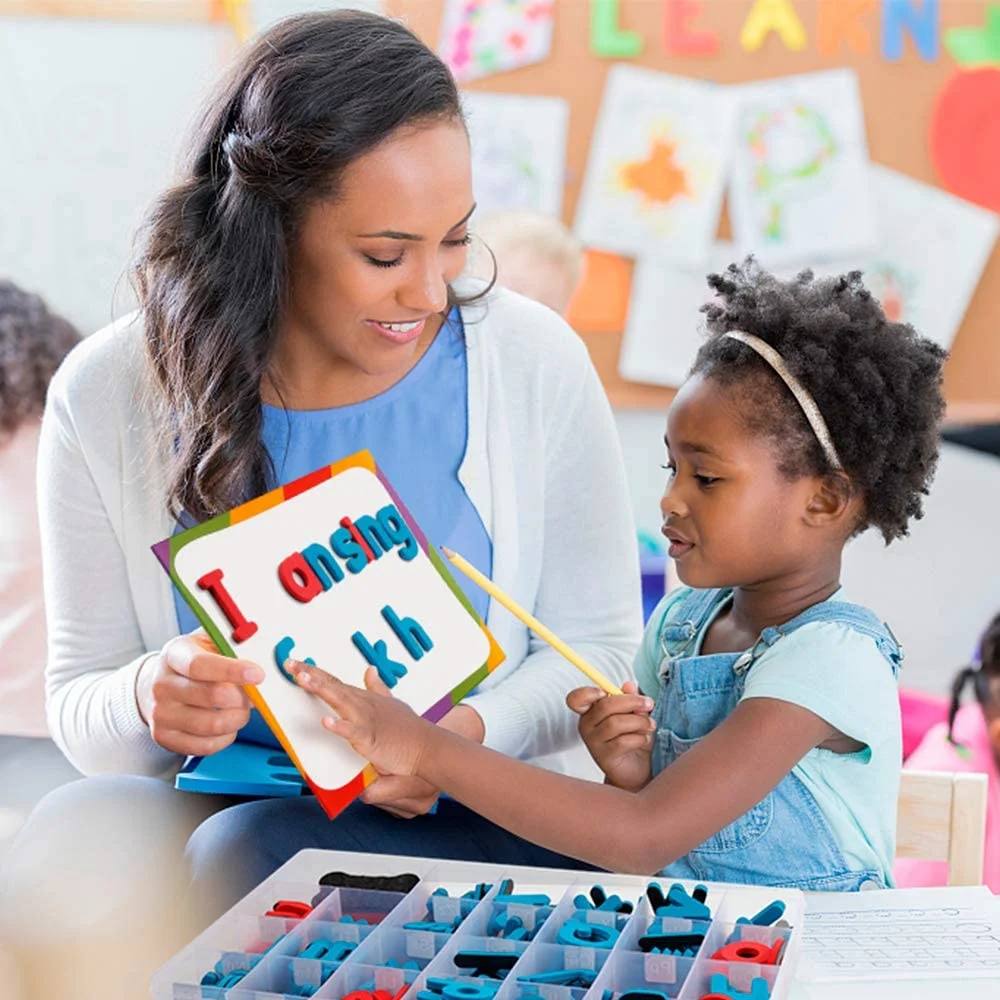 Coffret Alphabet mobile Montessori- 104 lettres magnétiques – sans emballage – Image 2