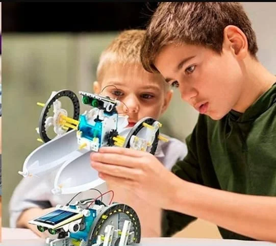 Kit Robot Éducatif 13 en 1 à Énergie Solaire 🌞🤖 – Image 3