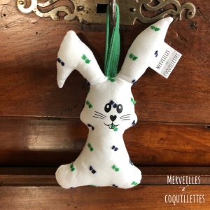 Lapin « noeuds bleus et verts »
